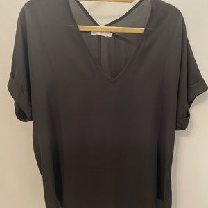 LUSH VNECK DOMAN SLEEVE TOP SMALL